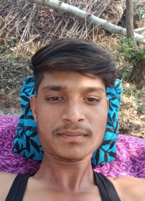 Deepak, 18, India, Aurangabad (Maharashtra)
