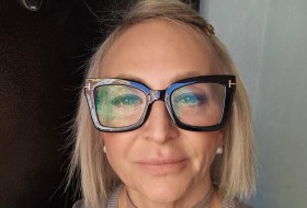Yana, 53 - Just Me
