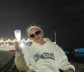 Larisa, 56, Yekaterinburg