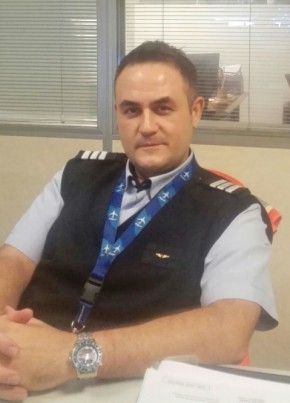 Captain, 50, Türkiye Cumhuriyeti, İstanbul