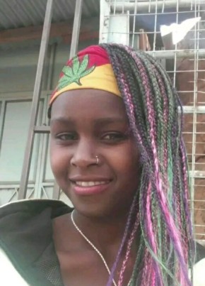 Queen из Nairobi 22 года