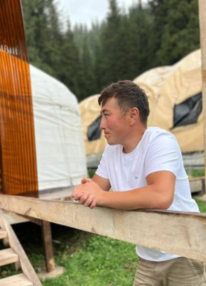Нооруз К из Чолпон-Аты 28 лет