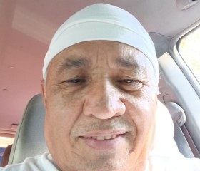 Quique, 60, Los Angeles