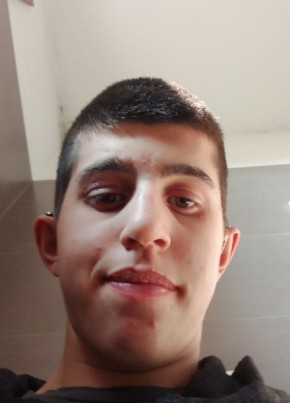 Pietro, 20, Italy, Bibbiano