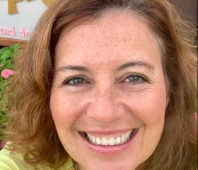 candyward, 50, Medina Estates