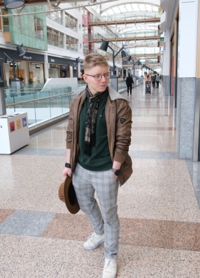 Georges из Aarlen 24 года