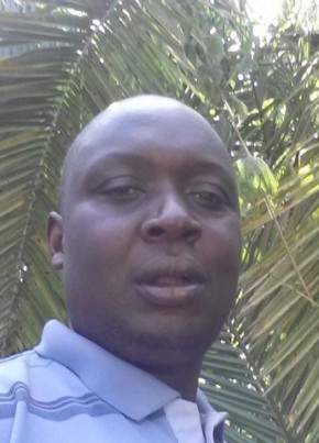 Mark, 48, Kenya, Eldoret