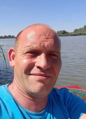 István, 42, A Magyar Népköztársaság, Budapest