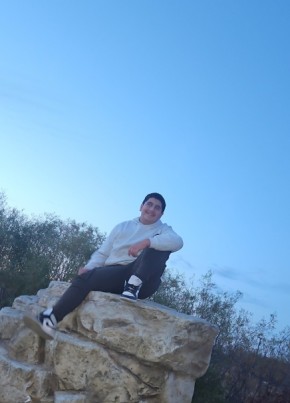 James из Edmonton 18 лет