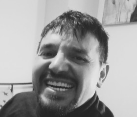 Safi, 40, Thessaloniki