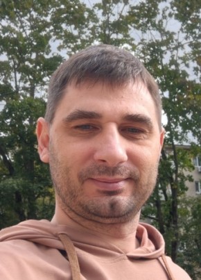 Роман из Москвы 42 года