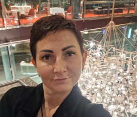 Elena, 42, Amsterdam-Zuidoost