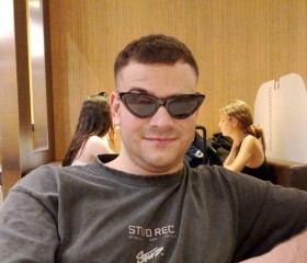 Mirko, 22, Cinisello Balsamo