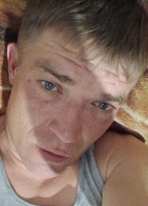 Максим из Красноармейска 37 лет