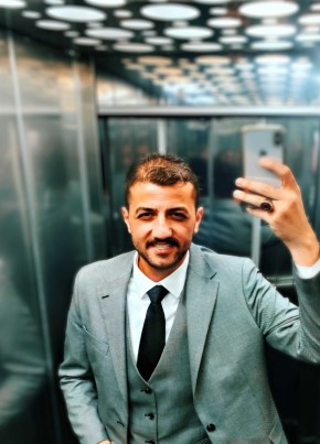 Oğuz Ünal , 32, Türkiye Cumhuriyeti, Şişli