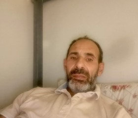 Bülent, 45, Istanbul