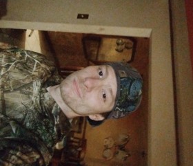 Alex, 30, Fort Leonard Wood