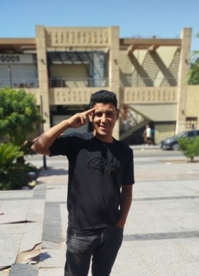 Abdulaziz Mahmou из القاهرة 23 года