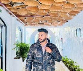 rishu, 20, Chandigarh