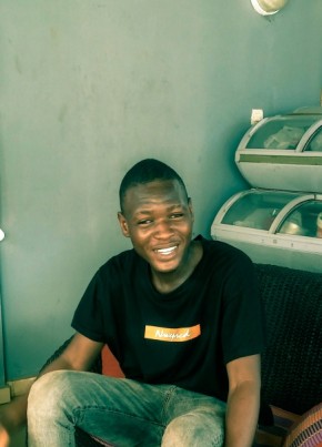 Emmanuel, 28, République Togolaise, Lomé