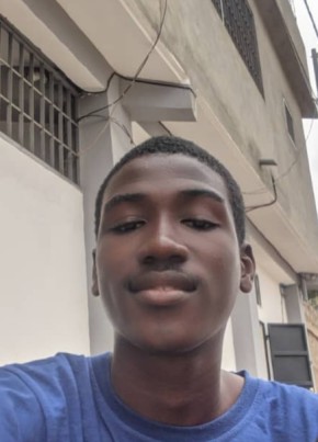 Amouzouvi, 19, République Togolaise, Lomé