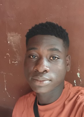 Achille из Abidjan 24 года