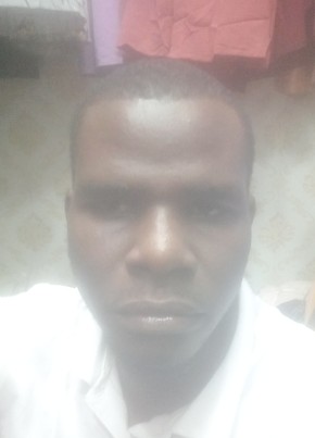 Christopher, 33, Tanzania, Dar es Salaam