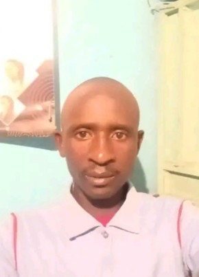 Edu, 30, Kenya, Nairobi