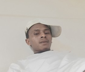 Fela, 28, Port Louis