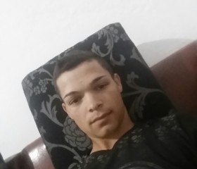 Alekss, 26, Negotino (Negotino)