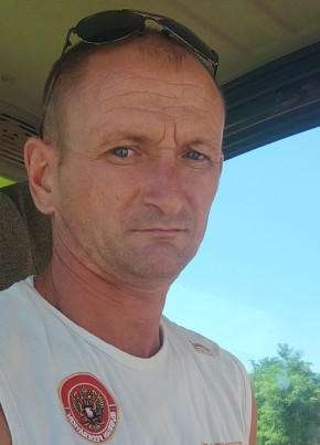 Санёк, 43, Россия, Угловое