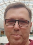 Anton, 53, Moscow