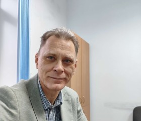 Maksim, 55, Saint Petersburg