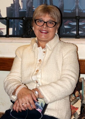 Лариса, 71, Россия, Санкт-Петербург
