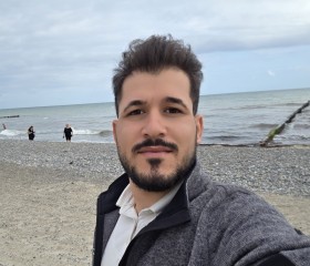 Maher, 24, Berlin