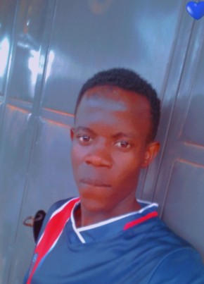 Alophatymez, 18, Uganda, Kampala