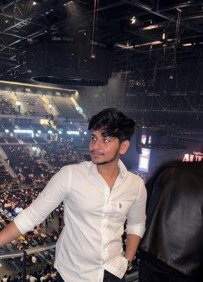 Rishi из Berlin 22 года