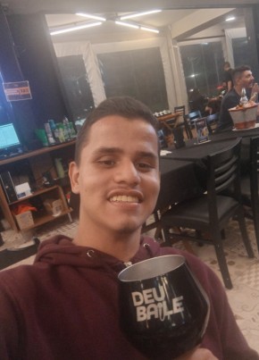 Daniel iumo pinh из Brasília 18 лет
