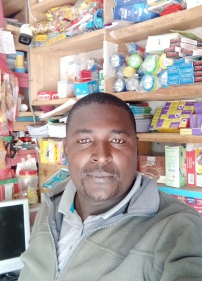 John, 19, Kenya, Nairobi