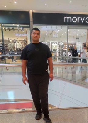 Ahmet из Adana 18 лет