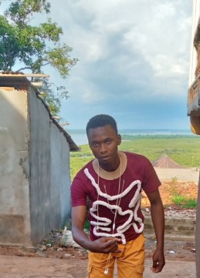 Fofanah Atambo, 22, Sierra Leone, Freetown