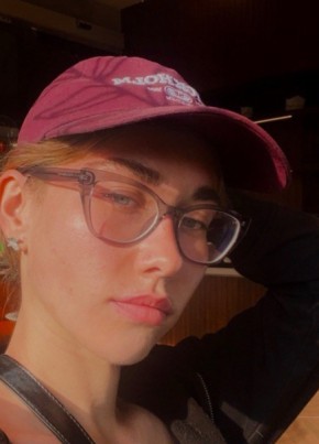 Ami, 25, Indonesia, Ubud