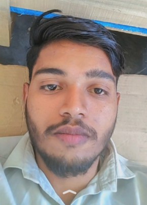 Dharmendra, 27, India, Hālol