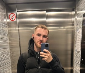 Uladzislau, 30, Barssel