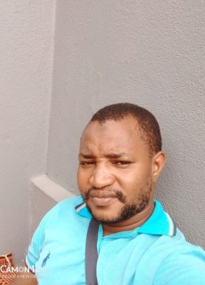 Moustapha, 35, Republic of Cameroon, Douala