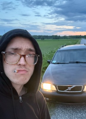 Виталий из Kohtla-Järve 22 года