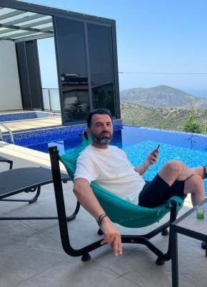 Orhan Ederoglu, 44, Türkiye Cumhuriyeti, Menemen