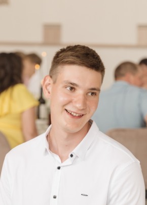 Денис из Прокопьевска 24 года