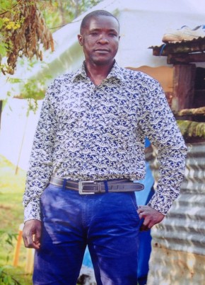 Tom Magak, 45, Kenya, Kisii