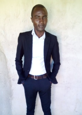 Moises Joaquim, 19, República de Angola, Menongue